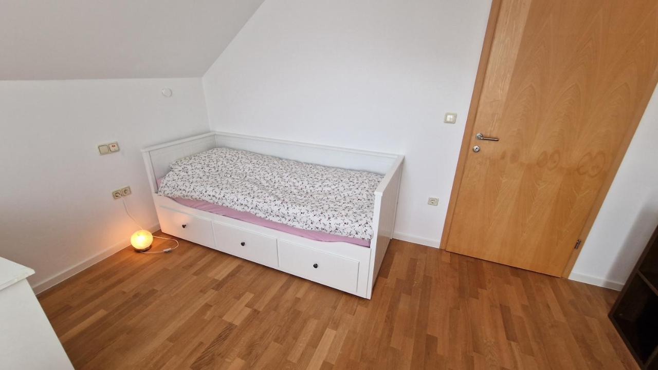 Kurescek Leilighet Ig Eksteriør bilde